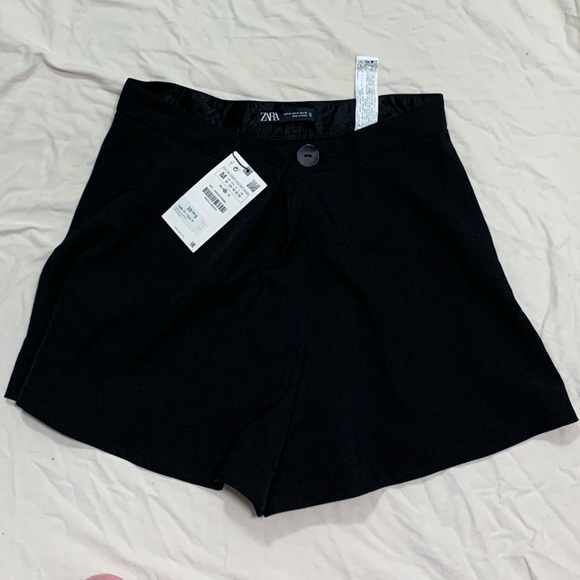 Zara Black High-Waisted Shorts - Picture 1 of 2